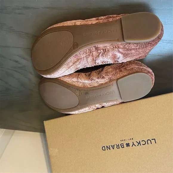 Lucky Brand Women's Pink Velvet Ballet Flats Size 6 Floral Casual - Picture 3 of 4